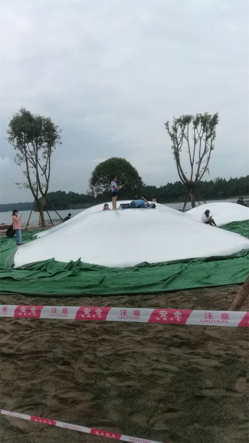 高州网红打卡蹦蹦云